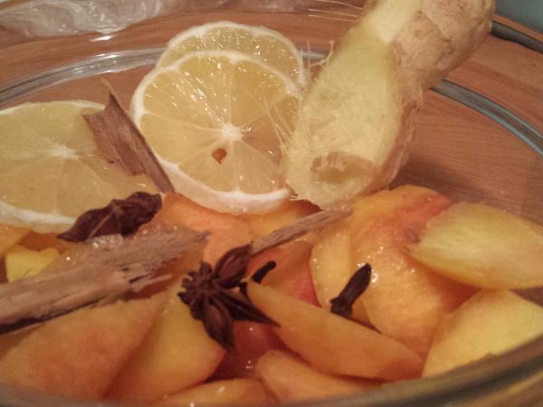 Osvežilna solata iz breskev